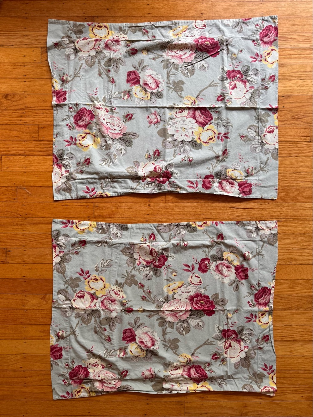 Pottery Barn Cottage Floral Standard Pillow Shams (set of 2) - Picture 6 of 8